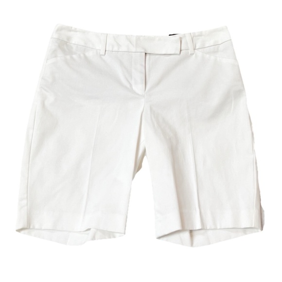NWT Express Design Studio Editor Solid White Bermuda Shorts Size 4 Mid Rise - Picture 1 of 7
